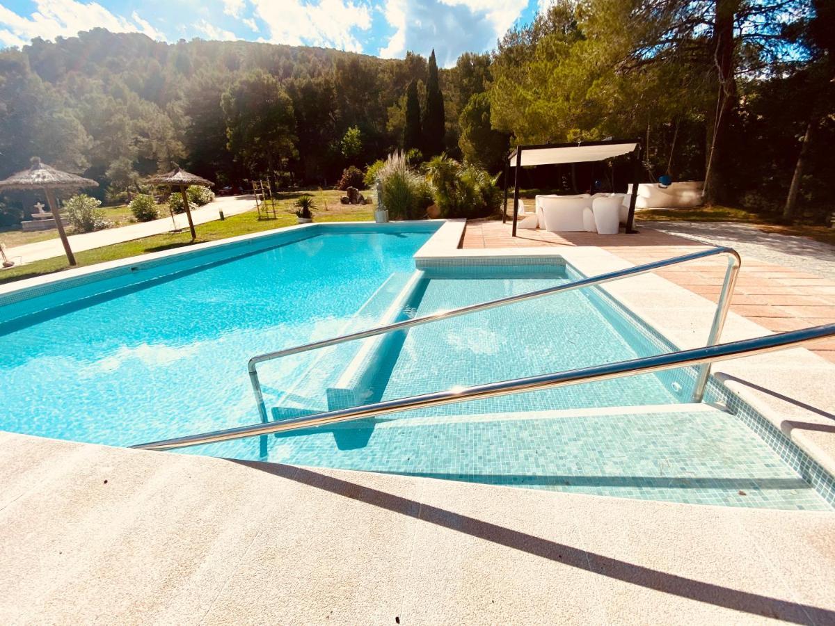 Private Villas Puerto Pollensa For Family Groups, Private Mountain Ideal For Runners, Trailers, Hikers, It Is Approximately 3 Minute Walk From The Beach エクステリア 写真