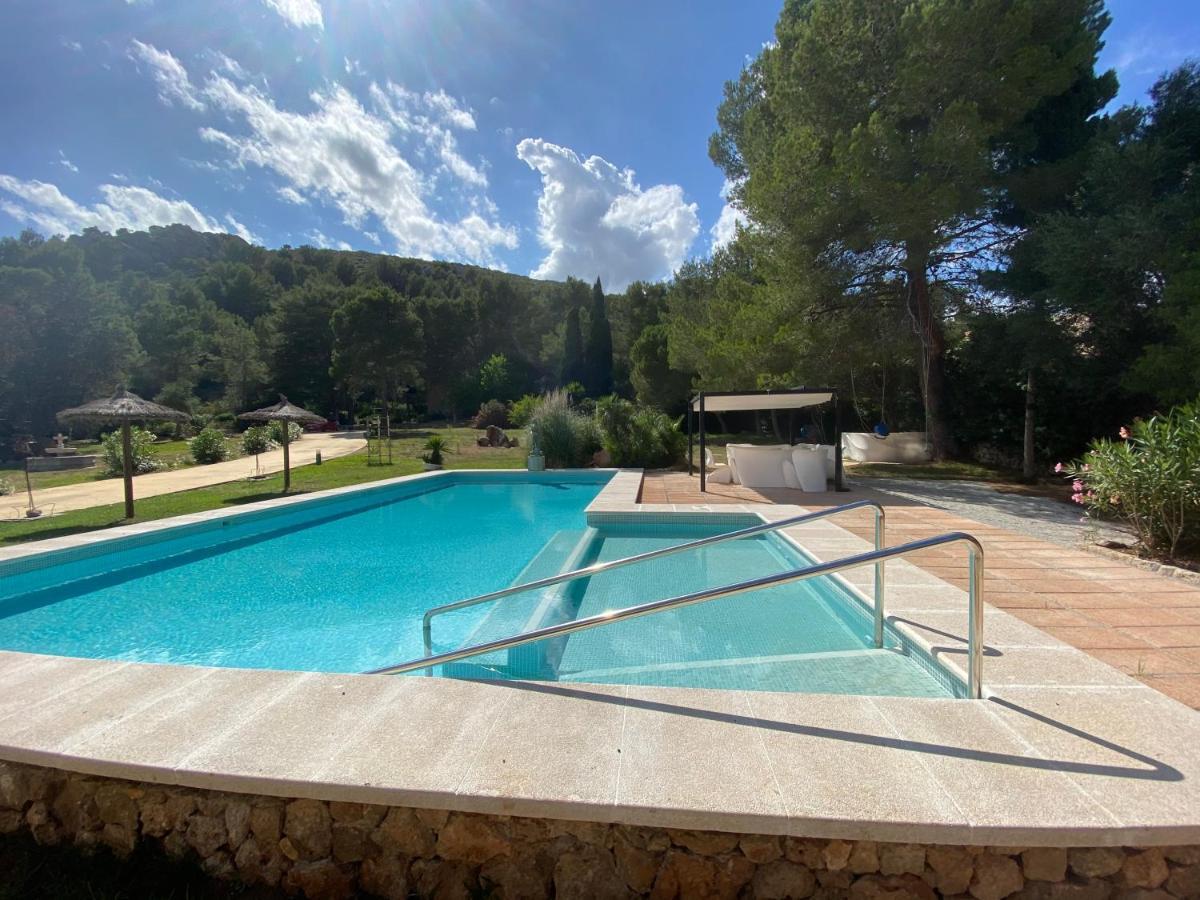 Private Villas Puerto Pollensa For Family Groups, Private Mountain Ideal For Runners, Trailers, Hikers, It Is Approximately 3 Minute Walk From The Beach エクステリア 写真