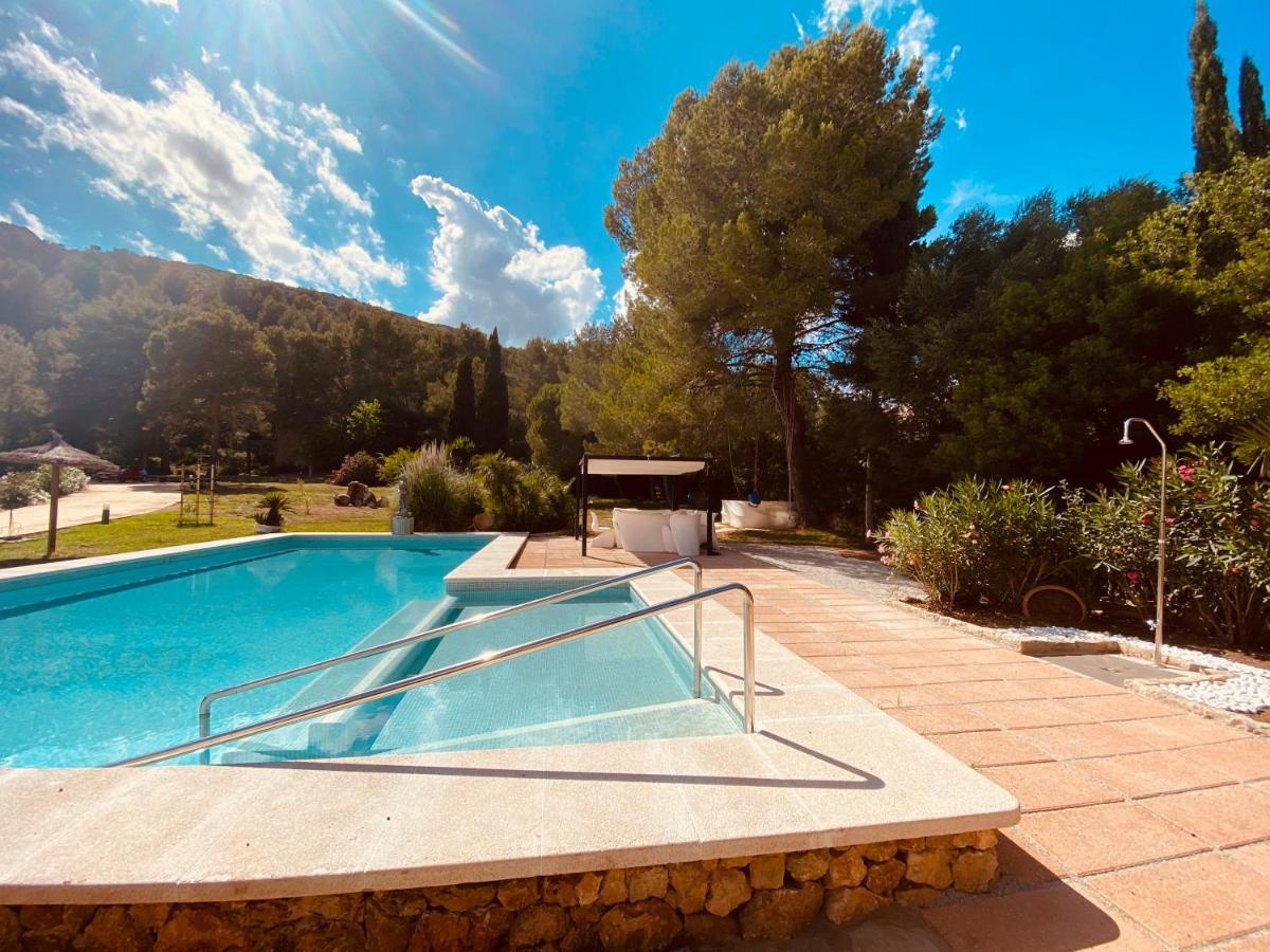 Private Villas Puerto Pollensa For Family Groups, Private Mountain Ideal For Runners, Trailers, Hikers, It Is Approximately 3 Minute Walk From The Beach エクステリア 写真