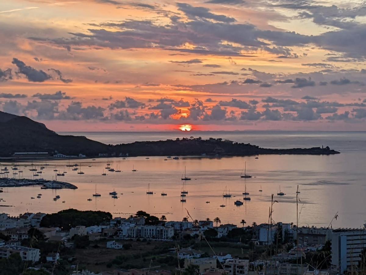 Private Villas Puerto Pollensa For Family Groups, Private Mountain Ideal For Runners, Trailers, Hikers, It Is Approximately 3 Minute Walk From The Beach エクステリア 写真